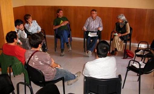 Assistents al primer fòrum per les Terres del Gaià, celebrat a Renau el maig de 2006